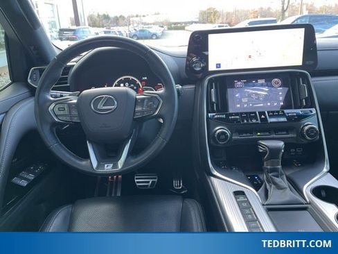 Used 2024 Lexus LX 600 F Sport image 19