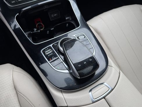 Used 2017 Mercedes-Benz E 300 4MATIC image 18