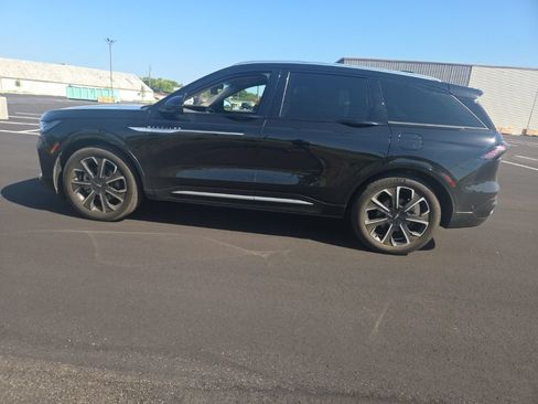 Used 2024 Lincoln Nautilus Reserve w/ Equipment Group 202A AWD/4WD image 7