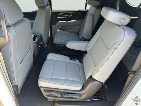 New 2026 GMC Yukon XL Elevation image 18