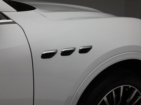 New 2025 Maserati Grecale GT image 26