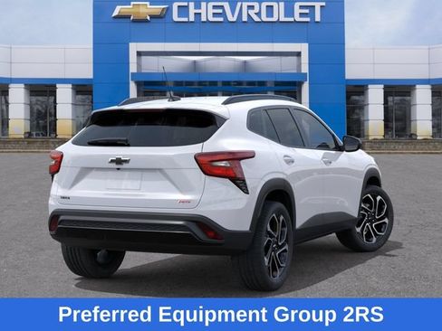 New 2026 Chevrolet Trax RS w/ Sunroof Package FWD image 5