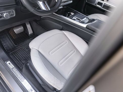 Used 2025 Mercedes-Benz G 550 image 24