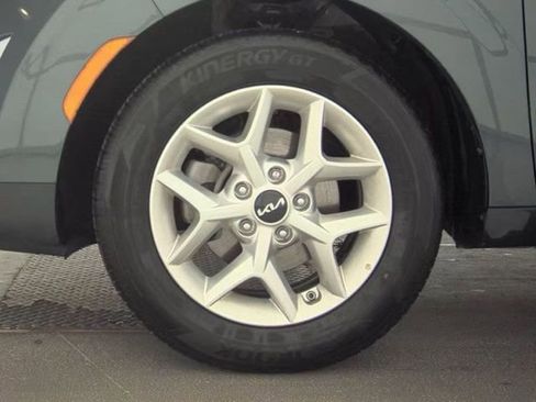 Used 2025 Kia Soul LX w/ LX Technology Package FWD image 19