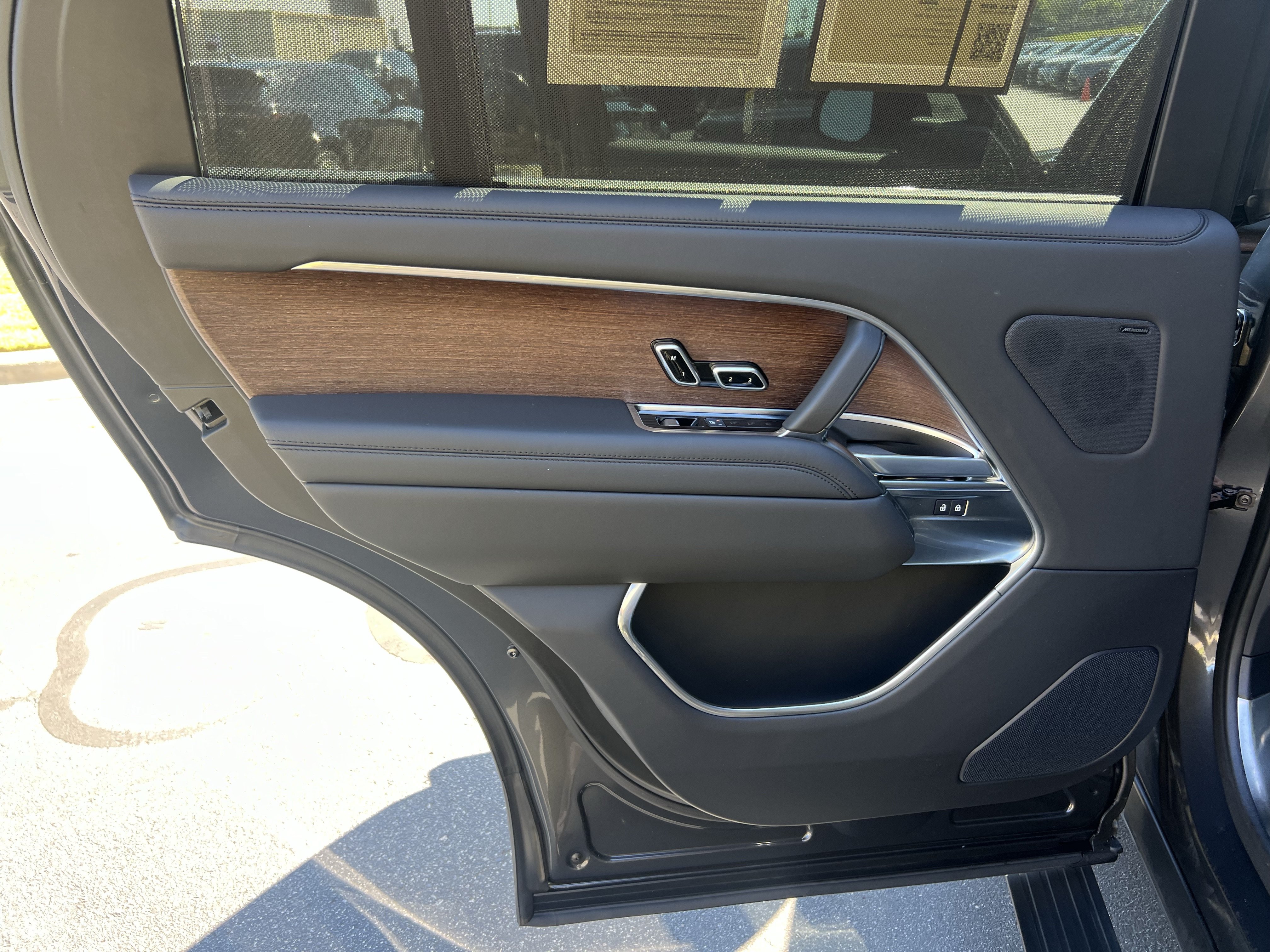 Certified 2024 Land Rover Range Rover Long Wheelbase SE AWD/4WD image 29