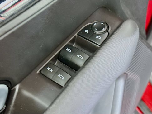 Used 2024 Chevrolet Colorado Z71 w/ Z71 Convenience Package 2 AWD/4WD image 17