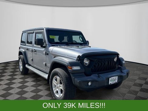 Used 2018 Jeep Wrangler Unlimited Sport S AWD/4WD image 3