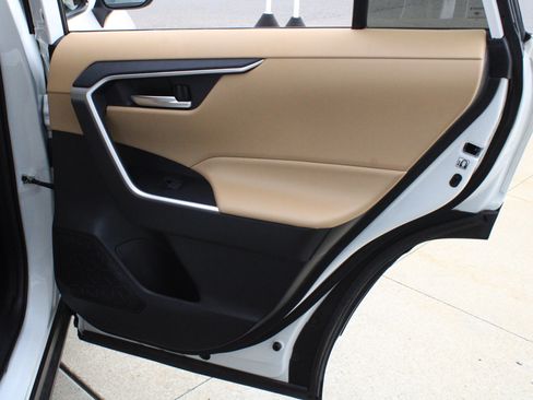 Used 2020 Toyota RAV4 XLE Premium AWD/4WD image 26