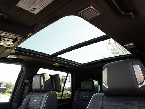 Used 2025 Cadillac Escalade V image 29