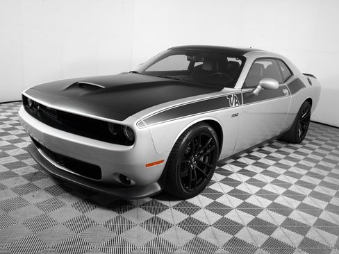Used 2023 Dodge Challenger R/T Scat Pack w/ T/A Package image 8