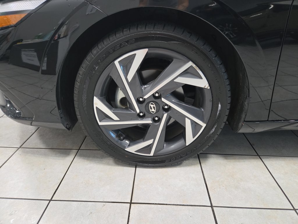 Used 2024 Hyundai Elantra Limited FWD image 41