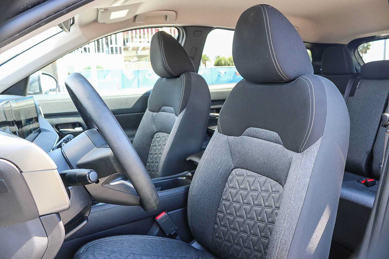 Used 2025 Nissan Kicks SV w/ Illumination Package FWD image 17