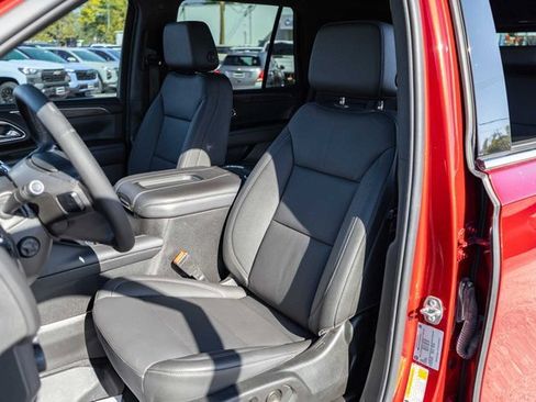 Used 2022 Chevrolet Tahoe LT w/ Luxury Package image 13