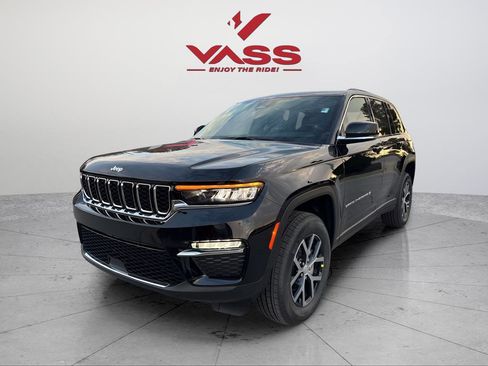 New 2025 Jeep Grand Cherokee Limited AWD/4WD image 3