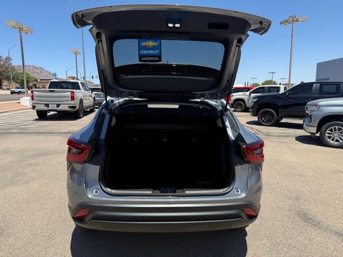 New 2026 Chevrolet Trax LT w/ Midnight Edition FWD image 35