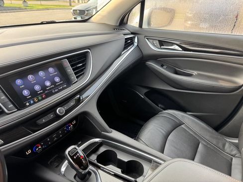 Used 2021 Buick Enclave Avenir w/ Avenir Technology Package AWD/4WD image 19