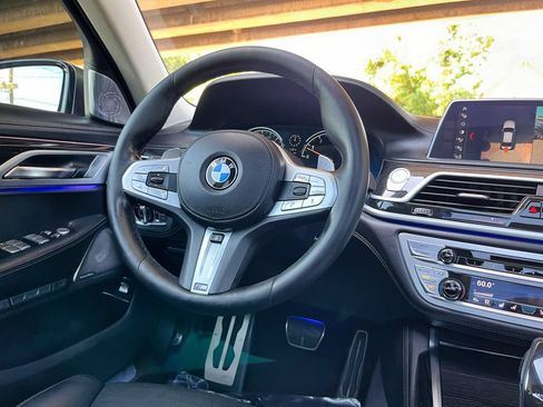 Used 2018 BMW M760i xDrive w/ Luxury Rear Seating Package AWD/4WD image 21