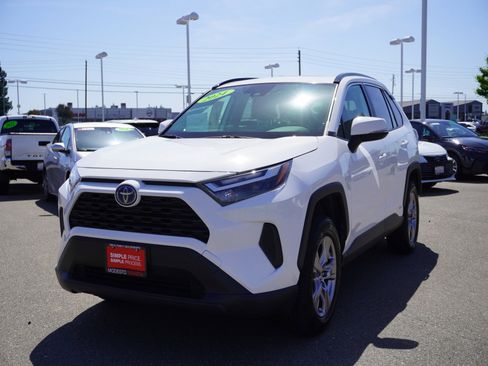 Used 2024 Toyota RAV4 XLE w/ Convenience Package AWD/4WD image 8