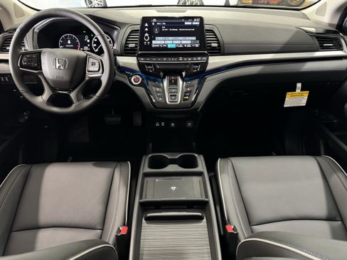 New 2026 Honda Odyssey Touring image 15