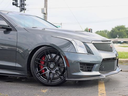 Used 2017 Cadillac ATS V w/ Luxury Package RWD image 3