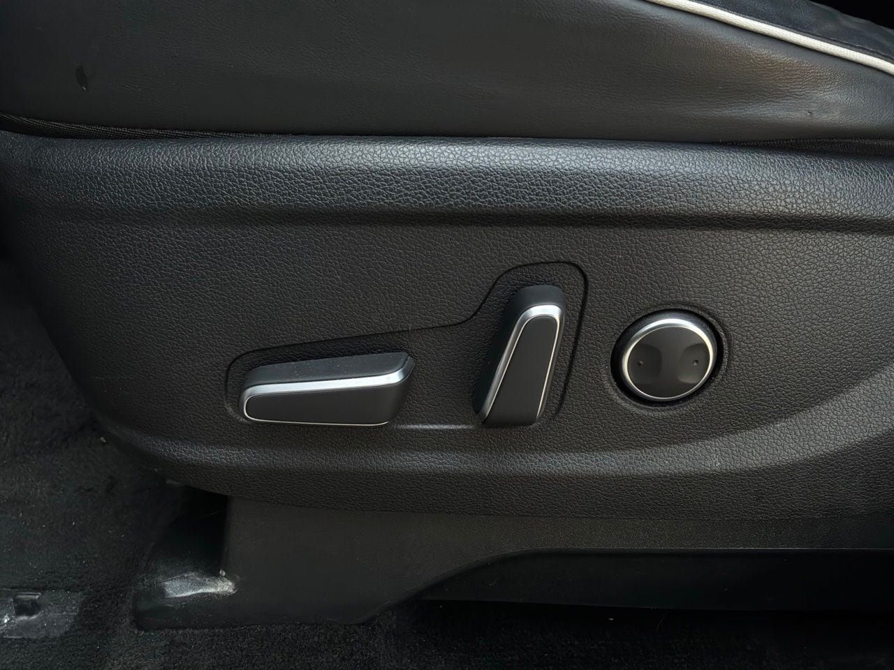 Used 2025 Hyundai Palisade SEL FWD image 11