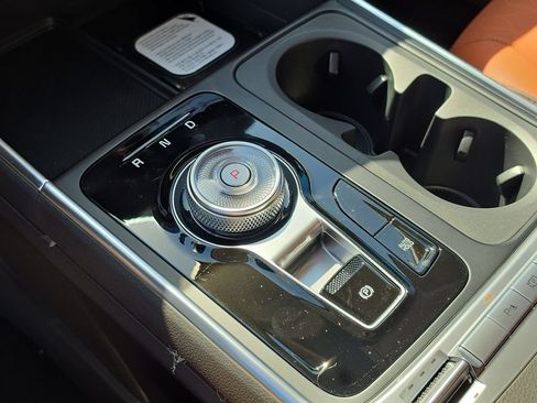New 2027 Kia Carnival SX w/ Dark Edition Package FWD image 28