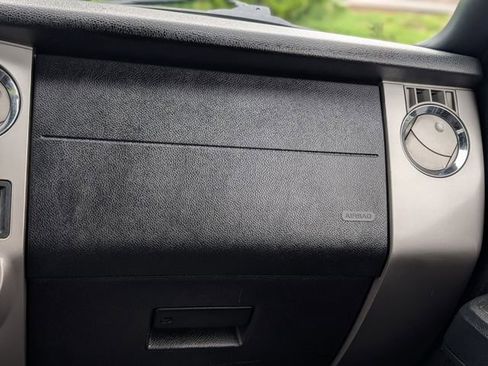 Used 2017 Ford Expedition Limited AWD/4WD image 16