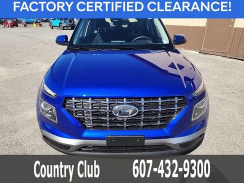 Used 2025 Hyundai Venue SEL image 3