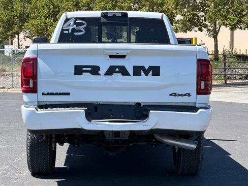 New 2026 RAM 2500 Laramie AWD/4WD image 4