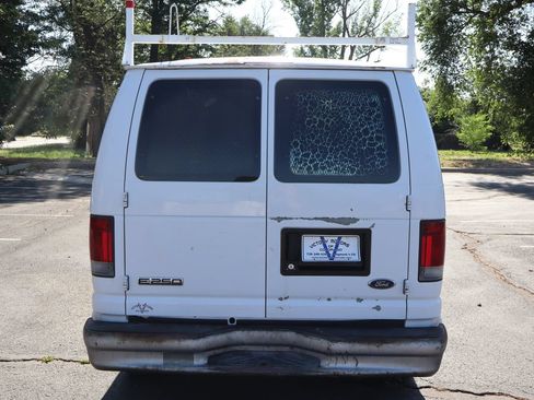 Used 2006 Ford E-250 and Econoline 250 RWD image 6