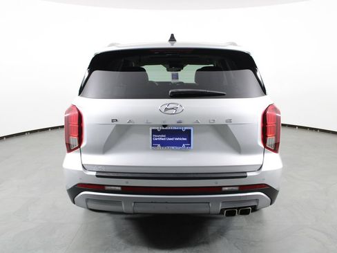 Used 2023 Hyundai Palisade Limited FWD image 11