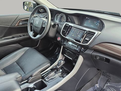 Used 2017 Honda Accord EX-L image 25