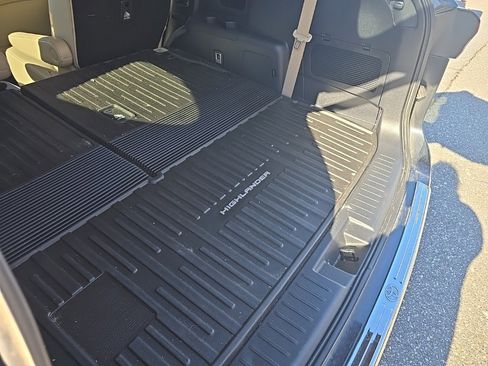 Certified 2021 Toyota Highlander Limited image 10