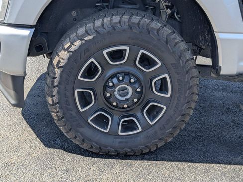 Used 2024 Ford F250 Platinum AWD/4WD image 9