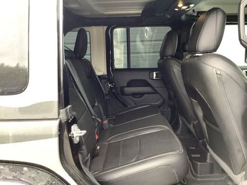 Used 2023 Jeep Wrangler Unlimited Sahara w/ Cold Weather Group image 19