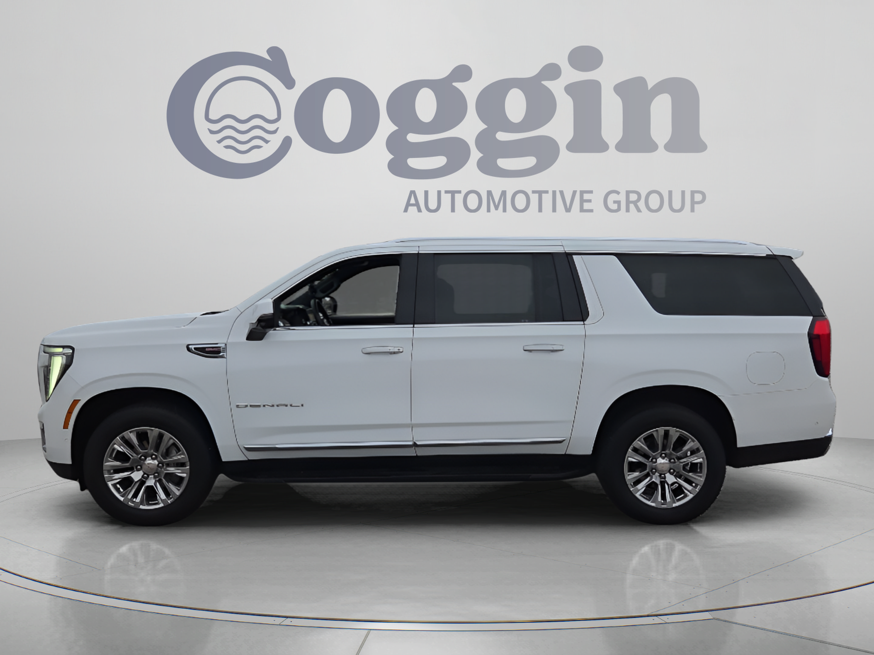 Used 2025 GMC Yukon XL Denali AWD/4WD image 2