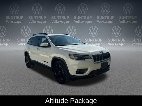 Used 2019 Jeep Cherokee Latitude Plus AWD/4WD image 10