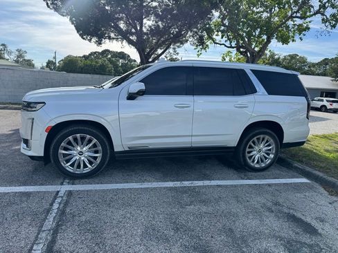 Used 2023 Cadillac Escalade Premium Luxury w/ Performance Package AWD/4WD image 6