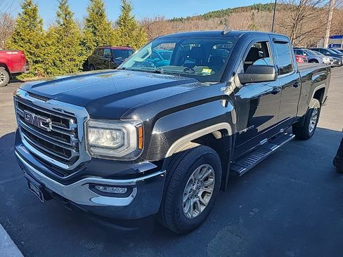 Used 2017 GMC Sierra 1500 SLE w/ SLE Value Package image 4