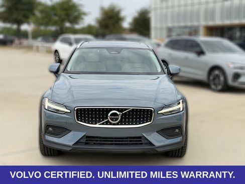 Certified 2024 Volvo V60 B5 Cross Country Plus w/ Protection Package Premier AWD/4WD image 6
