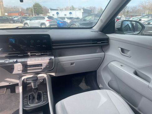 Used 2025 Hyundai Kona SEL image 33