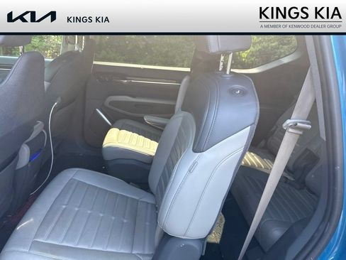 Used 2024 Kia EV9 Land w/ Towing Package AWD/4WD image 8