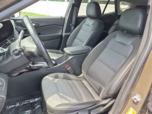 Used 2024 Chevrolet Trax LT w/ Driver Confidence Package FWD image 10