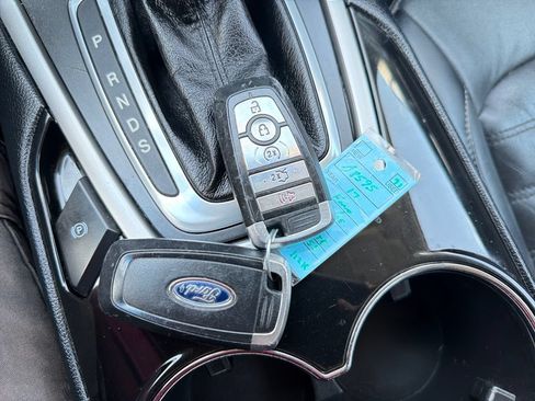 Used 2017 Ford Edge SEL w/ Equipment Group 201A AWD/4WD image 28