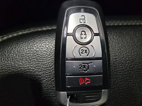 Used 2020 Ford Explorer XLT w/ Equipment Group 202A image 32