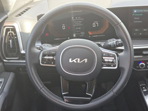 Used 2024 Kia Sorento EX w/ Panoramic Sunroof Package FWD image 19