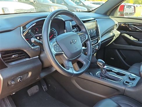 Used 2023 Chevrolet Traverse RS image 16
