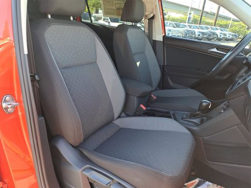Used 2018 Volkswagen Tiguan S image 10