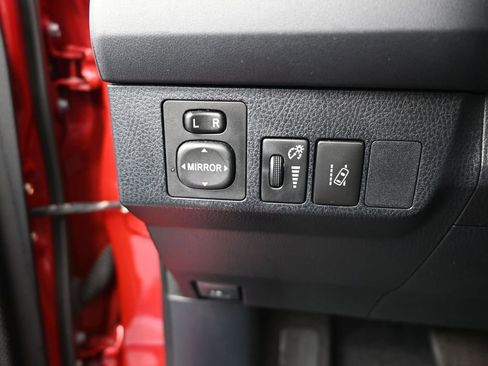 Used 2017 Toyota RAV4 LE image 30