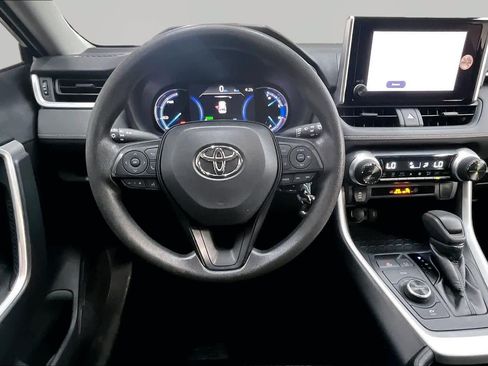 Used 2025 Toyota RAV4 LE AWD/4WD image 6